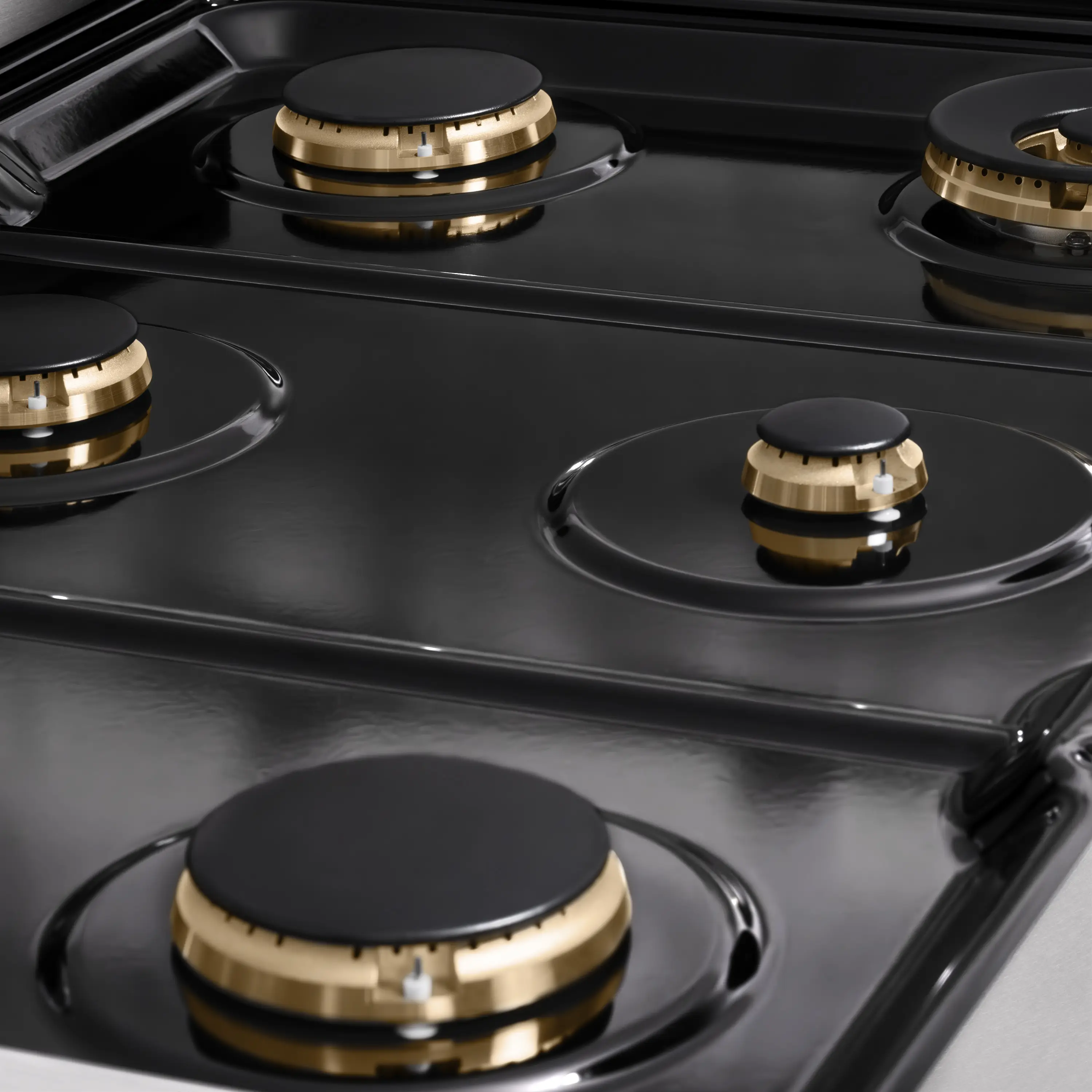 ZLINE Autograph Edition 36-Inch Paramount Gas Rangetop with 6 Burners and Porcelain Cooktop in Satin Stainless Steel with Polished Gold Accents (SRTSZ-36-G) - Image 4
