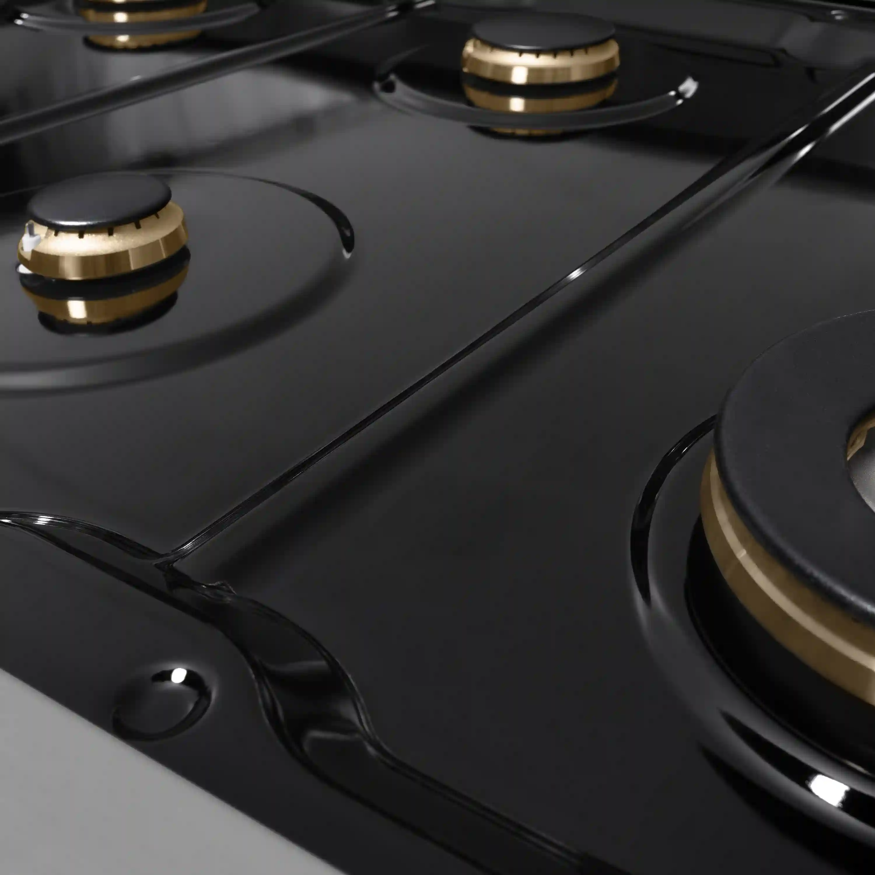 ZLINE Autograph Edition 48-Inch Paramount Gas Rangetop with 8 Burners and Porcelain Cooktop in Stainless Steel with Polished Gold Accents (SRTZ-48-G) - Image 5